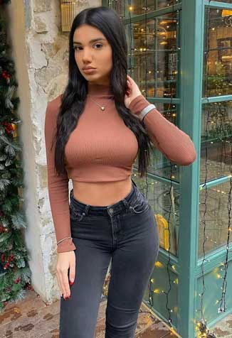 VIP call girls in Anand Vihar