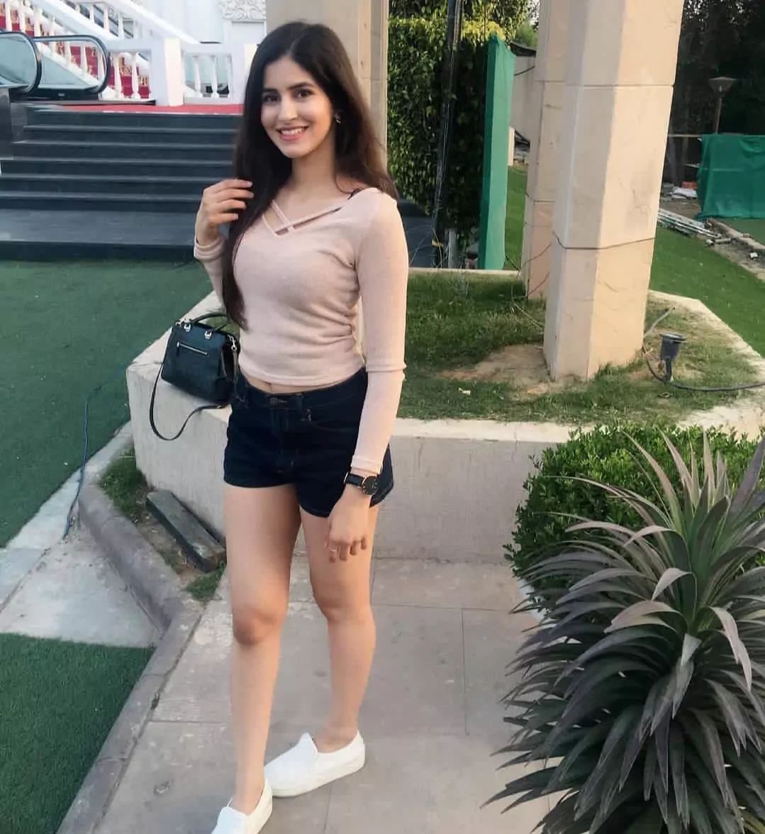 Free booking call girls in Anand Vihar